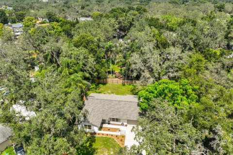 Villa ou maison à louer à Brandon, Floride: 4 chambres, 147.99 m2 № 2415497 - photo 4