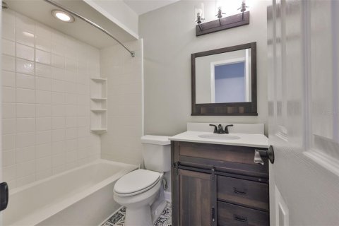 Villa ou maison à louer à Brandon, Floride: 4 chambres, 147.99 m2 № 2415497 - photo 25