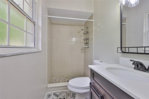 Villa ou maison à louer à Brandon, Floride: 4 chambres, 147.99 m2 № 2415497 - photo 19