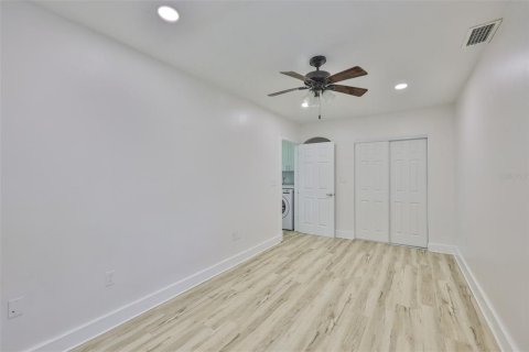 Villa ou maison à louer à Brandon, Floride: 4 chambres, 147.99 m2 № 2415497 - photo 28
