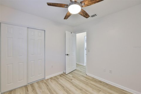 Villa ou maison à louer à Brandon, Floride: 4 chambres, 147.99 m2 № 2415497 - photo 26