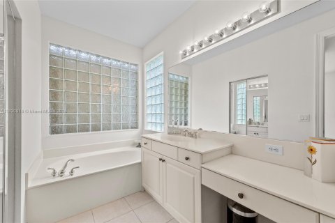 Villa ou maison à vendre à Miramar, Floride: 5 chambres, 261.06 m2 № 1957870 - photo 22