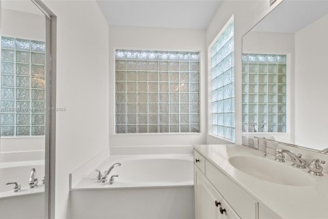 Villa ou maison à vendre à Miramar, Floride: 5 chambres, 261.06 m2 № 1957870 - photo 23