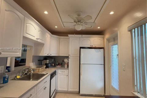 Copropriété à vendre à Lauderdale Lakes, Floride: 2 chambres, 101.08 m2 № 1983473 - photo 3