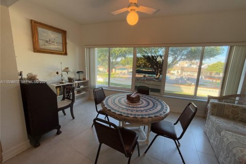 Copropriété à vendre à Lauderdale Lakes, Floride: 2 chambres, 101.08 m2 № 1983473 - photo 6