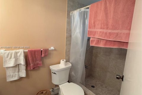 Copropriété à vendre à Lauderdale Lakes, Floride: 2 chambres, 101.08 m2 № 1983473 - photo 17