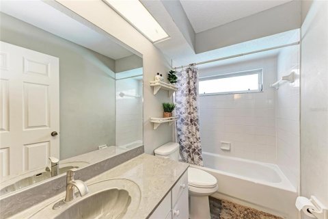 House in Sarasota, Florida 3 bedrooms, 185.71 sq.m. № 1831926 - photo 22