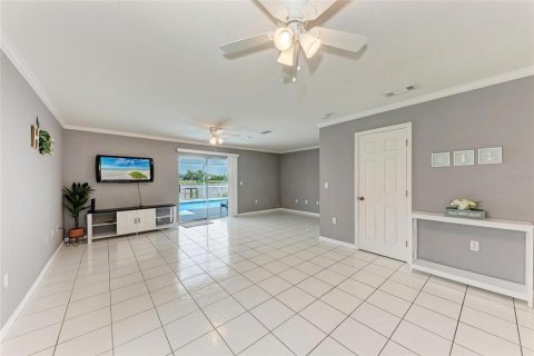 House in Sarasota, Florida 3 bedrooms, 185.71 sq.m. № 1831926 - photo 7