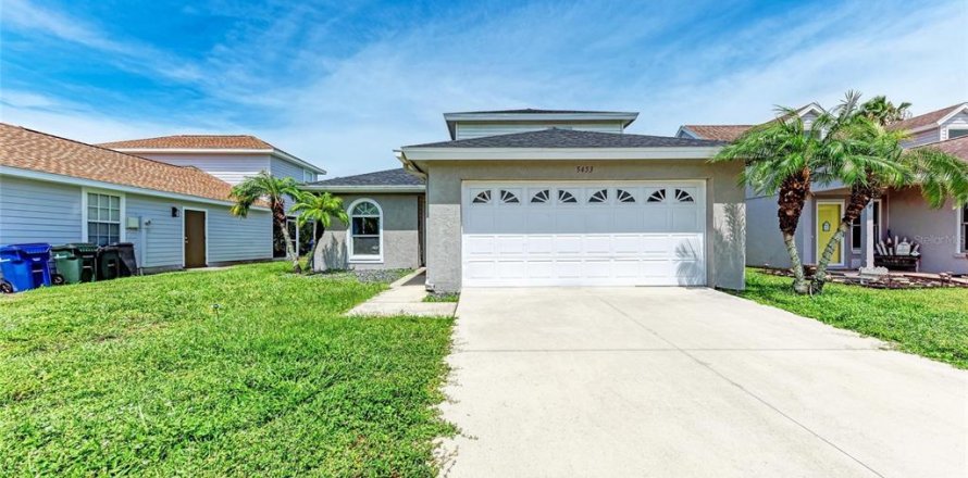 House in Sarasota, Florida 3 bedrooms, 185.71 sq.m. № 1831926