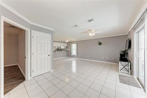 House in Sarasota, Florida 3 bedrooms, 185.71 sq.m. № 1831926 - photo 10