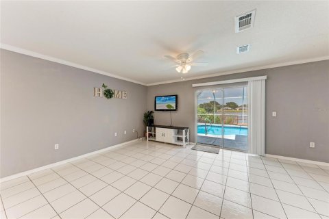 House in Sarasota, Florida 3 bedrooms, 185.71 sq.m. № 1831926 - photo 8