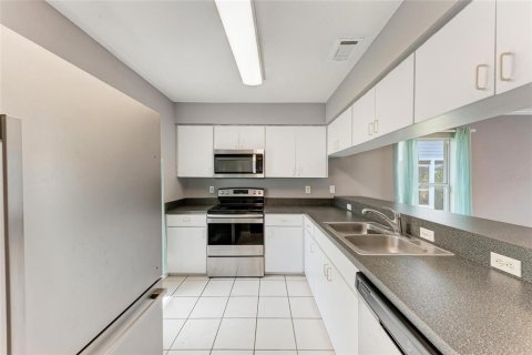 House in Sarasota, Florida 3 bedrooms, 185.71 sq.m. № 1831926 - photo 13