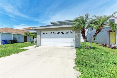 House in Sarasota, Florida 3 bedrooms, 185.71 sq.m. № 1831926 - photo 3
