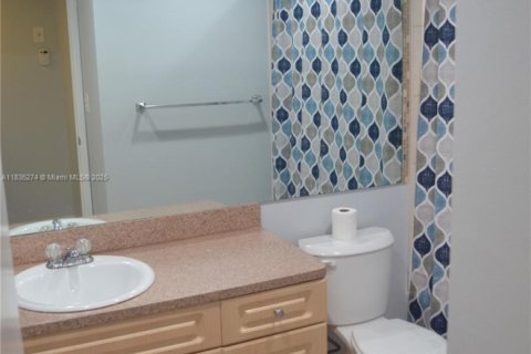 Condo in Miami, Florida, 1 bedroom  № 1888781 - photo 26