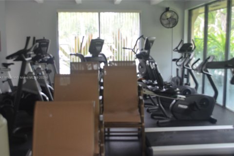 Condo in Miami, Florida, 1 bedroom  № 1888781 - photo 11