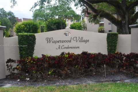 Condo in Miami, Florida, 1 bedroom  № 1888781 - photo 4