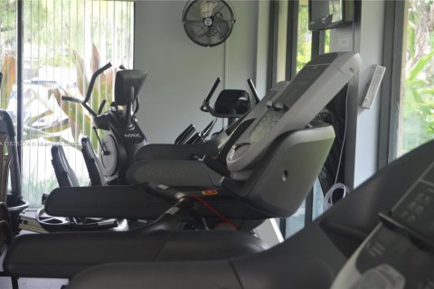 Condo in Miami, Florida, 1 bedroom  № 1888781 - photo 10