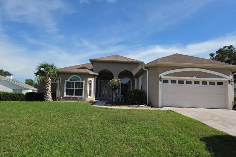 House in Ocala, Florida 4 bedrooms, 248.98 sq.m. № 2198496