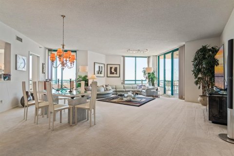 Condo in Clearwater, Florida, 3 bedrooms  № 2103554 - photo 11