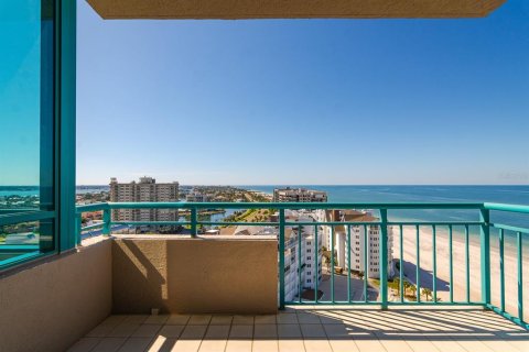 Condo in Clearwater, Florida, 3 bedrooms  № 2103554 - photo 28