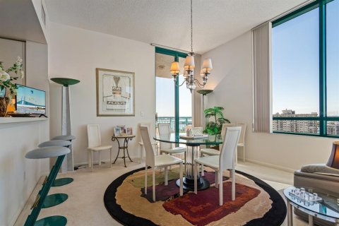 Condo in Clearwater, Florida, 3 bedrooms  № 2103554 - photo 25