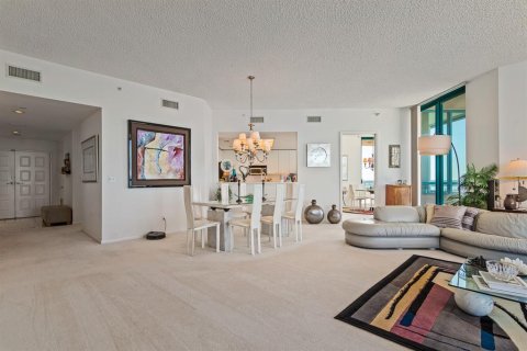 Condo in Clearwater, Florida, 3 bedrooms  № 2103554 - photo 15