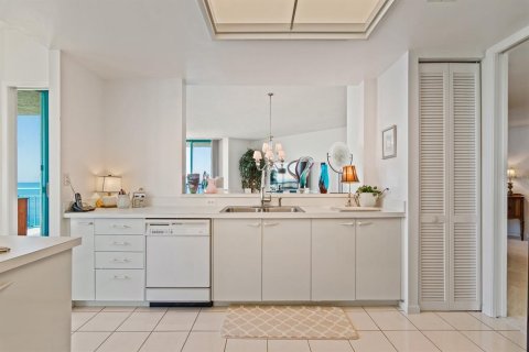 Condo in Clearwater, Florida, 3 bedrooms  № 2103554 - photo 18