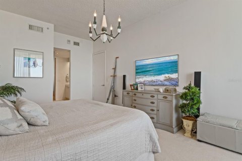 Condo in Clearwater, Florida, 3 bedrooms  № 2103554 - photo 30