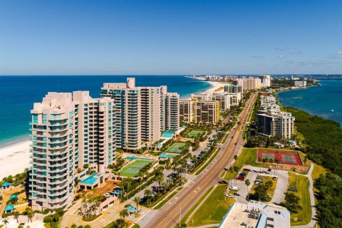 Condo in Clearwater, Florida, 3 bedrooms  № 2103554 - photo 2