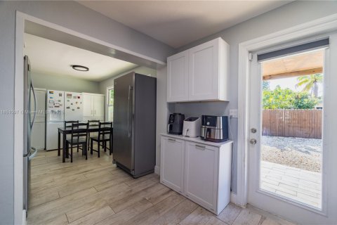 Villa ou maison à vendre à Pompano Beach, Floride: 3 chambres, 107.67 m2 № 1961878 - photo 12