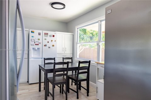 Villa ou maison à vendre à Pompano Beach, Floride: 3 chambres, 107.67 m2 № 1961878 - photo 13