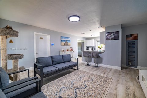 Villa ou maison à vendre à Pompano Beach, Floride: 3 chambres, 107.67 m2 № 1961878 - photo 3