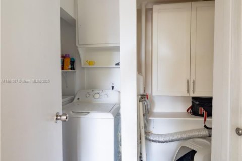 Villa ou maison à vendre à Pompano Beach, Floride: 3 chambres, 107.67 m2 № 1961878 - photo 18