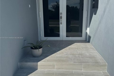 Купить виллу или дом в Порт-Шарлотт, Флорида 5 спален, 185.06м2, № 1969481 - фото 4