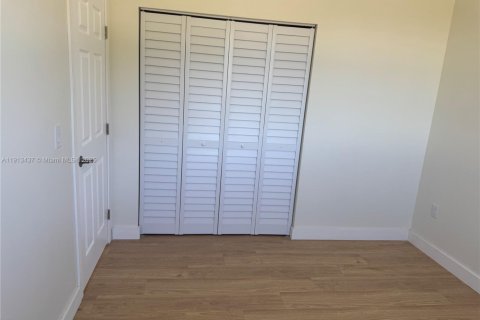 Купить виллу или дом в Порт-Шарлотт, Флорида 5 спален, 185.06м2, № 1969481 - фото 25