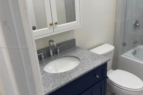 Купить виллу или дом в Порт-Шарлотт, Флорида 5 спален, 185.06м2, № 1969481 - фото 8