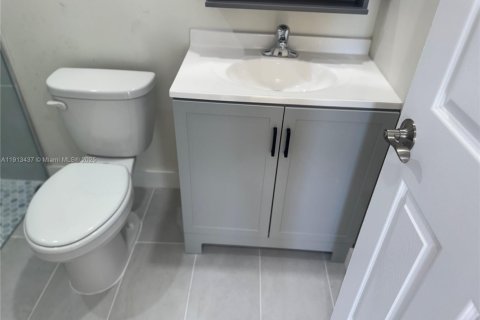 Купить виллу или дом в Порт-Шарлотт, Флорида 5 спален, 185.06м2, № 1969481 - фото 15