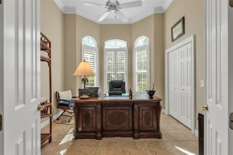 House in Winter Haven, Florida 4 bedrooms, 275.08 sq.m. № 2201205 - photo 16