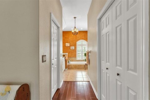 House in Winter Haven, Florida 4 bedrooms, 275.08 sq.m. № 2201205 - photo 22