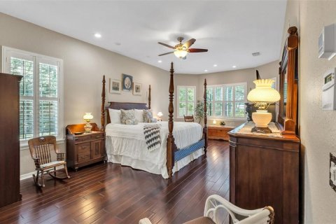 House in Winter Haven, Florida 4 bedrooms, 275.08 sq.m. № 2201205 - photo 27