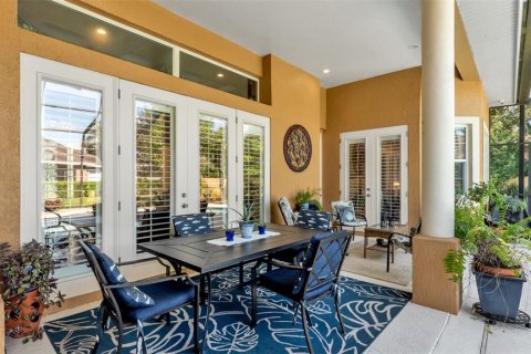 House in Winter Haven, Florida 4 bedrooms, 275.08 sq.m. № 2201205 - photo 13