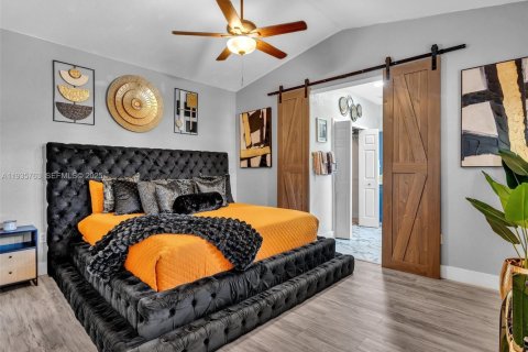 House in Homestead, Florida 4 bedrooms, 179.12 sq.m. № 1993874 - photo 17