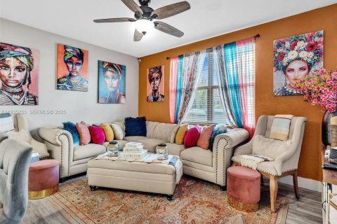 House in Homestead, Florida 4 bedrooms, 179.12 sq.m. № 1993874 - photo 10