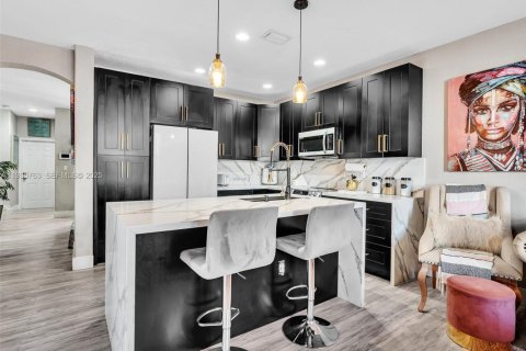 House in Homestead, Florida 4 bedrooms, 179.12 sq.m. № 1993874 - photo 9