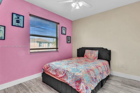 House in Homestead, Florida 4 bedrooms, 179.12 sq.m. № 1993874 - photo 16