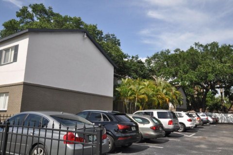 Condo in Tampa, Florida, 1 bedroom  № 2103373 - photo 12
