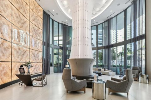 Condominio en venta en Saint Petersburg, Florida, 2 dormitorios, 130.25 m2 № 2418526 - foto 2