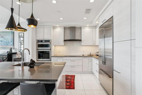 Condominio en venta en Saint Petersburg, Florida, 2 dormitorios, 130.25 m2 № 2418526 - foto 12