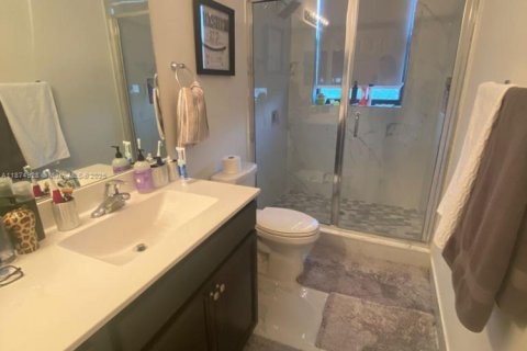 Touwnhouse à vendre à Hialeah, Floride: 3 chambres, 150.59 m2 № 1927806 - photo 21