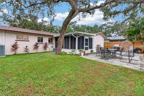 House in Seminole, Florida 3 bedrooms, 121.24 sq.m. № 2287290 - photo 15